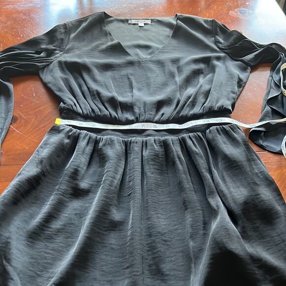 Jennifer Lopez Woman Size L Black Silky Dress Long Flowy Sleeves LBD Smocked - Picture 12 of 13